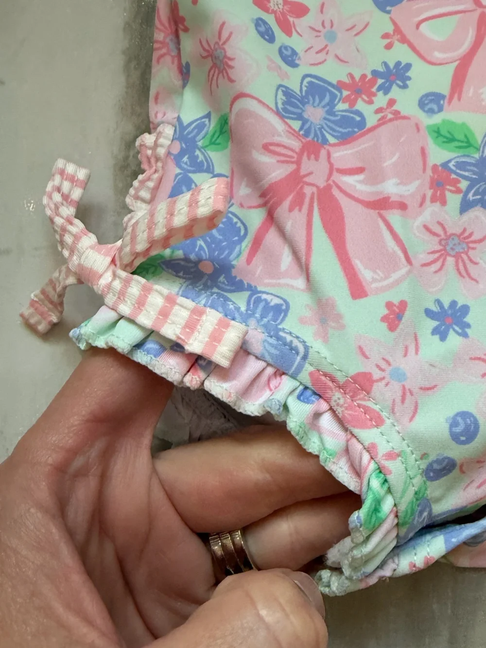 NWT RuffleButts Pastel Bow Blooms Long-Sleeve Rashguard Swimsuit Girls 3-6M